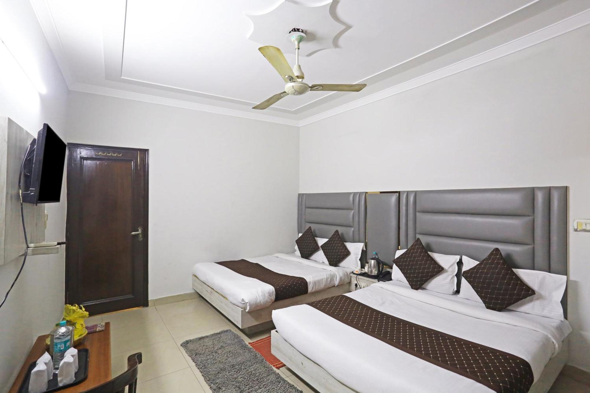 Hotel Ratandeep At Paharganj Neu-Delhi Exterior foto